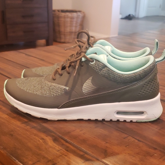 nike air max thea cargo khaki
